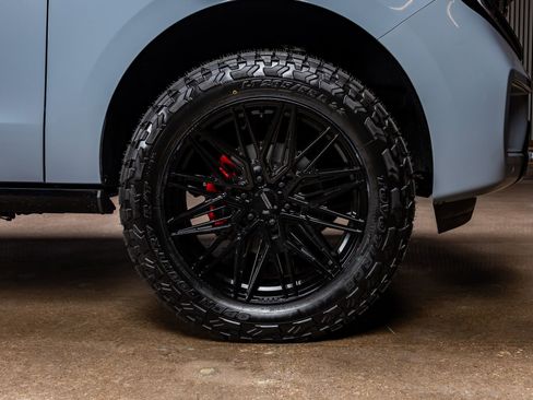 Used 2025 Ford Expedition Platinum w/ Stealth Performance Package image 12