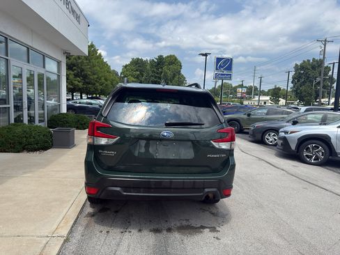 Used 2023 Subaru Forester Premium AWD/4WD image 4