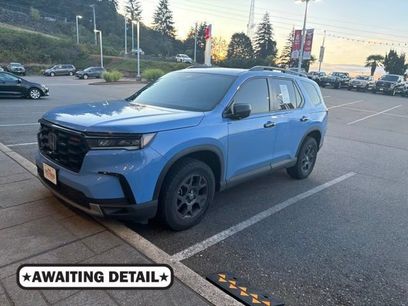 Used 2025 Honda Pilot TrailSport