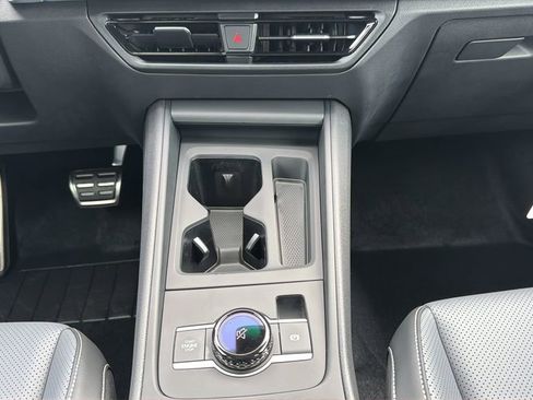 New 2026 Volkswagen Tiguan SE R-Line FWD image 17