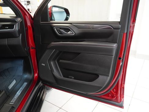 Used 2023 Chevrolet Tahoe RST w/ Luxury Package AWD/4WD image 17