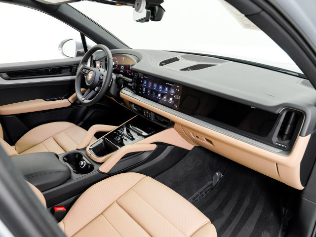 Certified 2026 Porsche Cayenne AWD/4WD image 21
