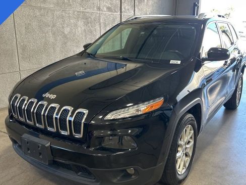 Used 2018 Jeep Cherokee Latitude Plus image 1