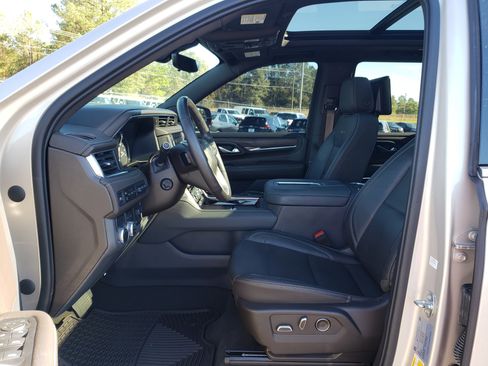 Used 2021 GMC Yukon Denali w/ Denali Premium Package image 29