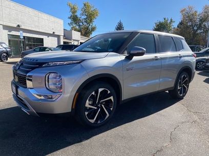 New 2025 Mitsubishi Outlander 4WD Plug-In Hybrid