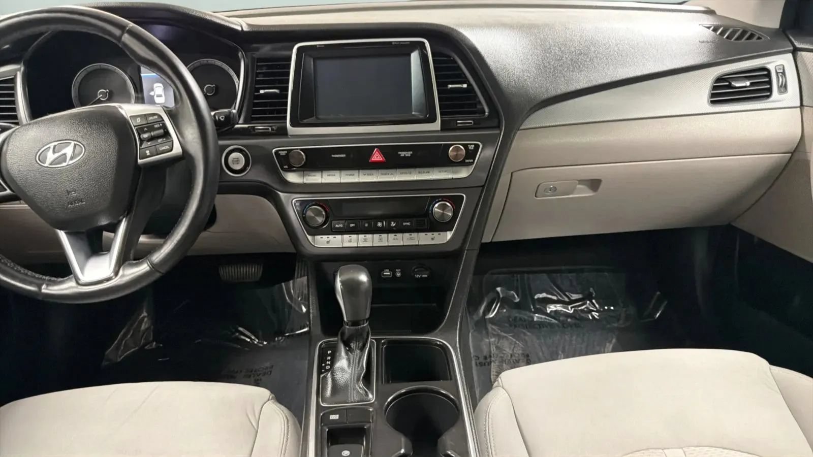 Used 2019 Hyundai Sonata SEL w/ Tech Package 02 FWD image 17