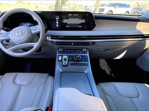 Used 2023 Hyundai Palisade Limited image 16