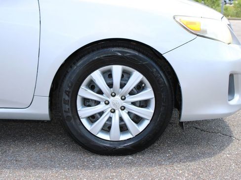 Used 2012 Toyota Corolla LE FWD image 5