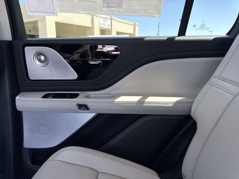 New 2026 Lincoln Aviator Reserve image 15