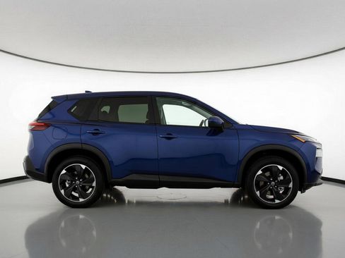 Used 2025 Nissan Rogue SV AWD/4WD image 11