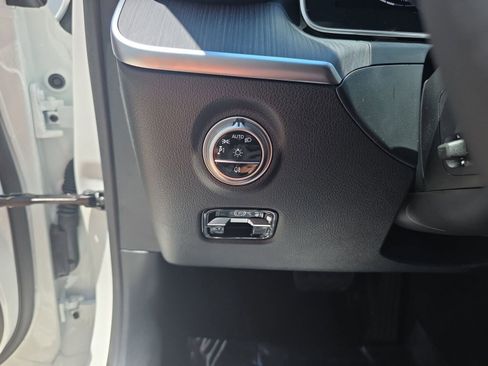 Certified 2025 Mercedes-Benz C 300 4MATIC Sedan image 29