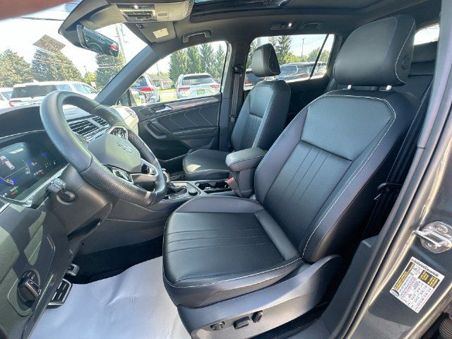 Used 2023 Volkswagen Tiguan SE R-Line AWD/4WD image 23