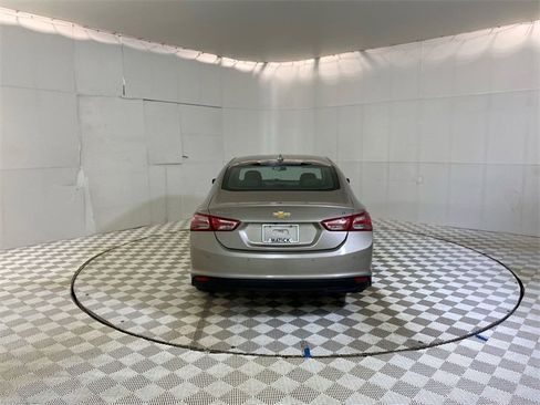 Used 2022 Chevrolet Malibu LT image 18