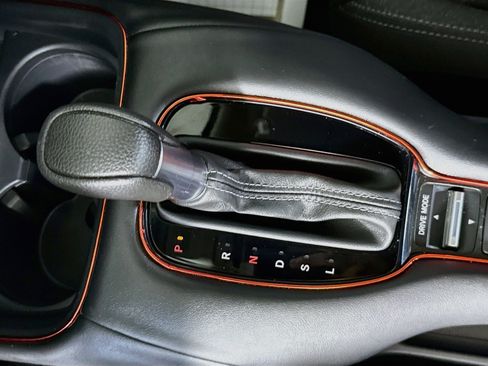 Certified 2025 Honda HR-V LX image 19