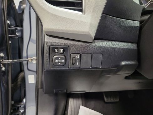 Used 2014 Toyota Corolla LE image 21