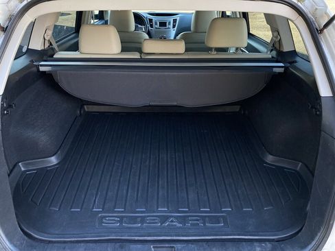 Used 2012 Subaru Outback 2.5i Limited image 12