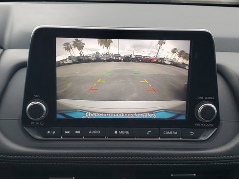Used 2024 Nissan Rogue SV FWD image 17