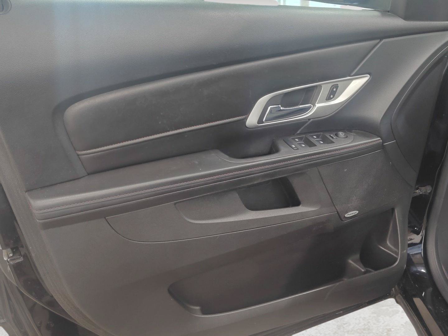Used 2015 GMC Terrain SLT w/ Open Road Package FWD image 4