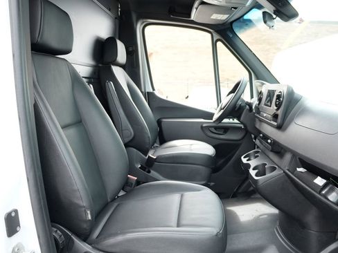 Used 2023 Mercedes-Benz Sprinter 2500 image 22