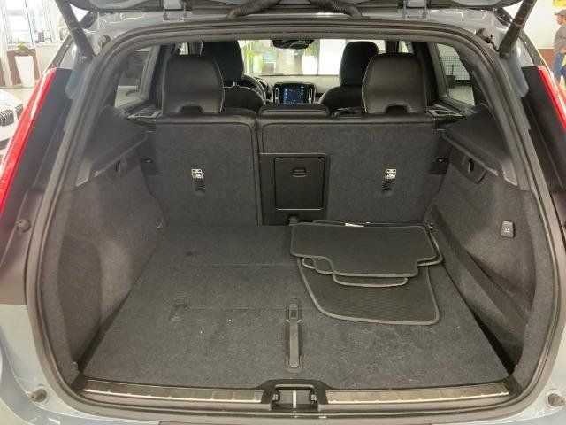 Used 2020 Volvo XC40 T5 R-Design AWD/4WD image 34