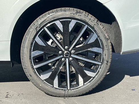 New 2026 Volvo XC60 T8 Ultra w/ Protection Package Premier image 23