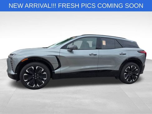 Certified 2025 Chevrolet Blazer EV RS AWD/4WD image 2