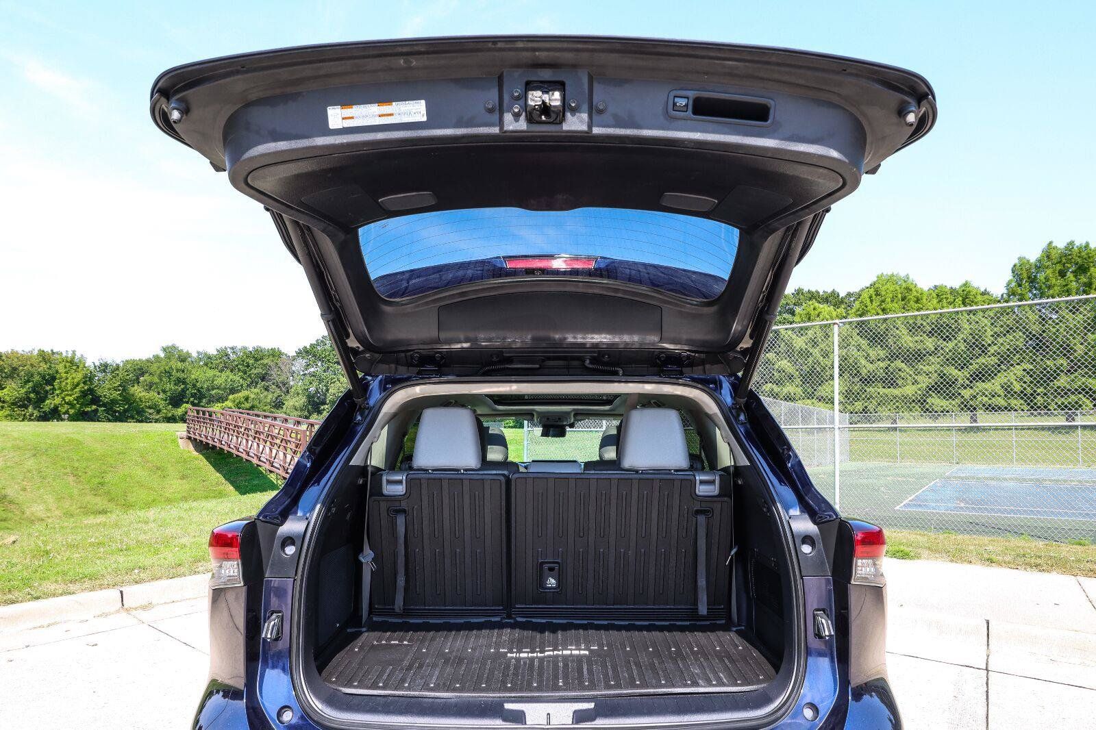 Used 2020 Toyota Highlander Platinum AWD/4WD image 26