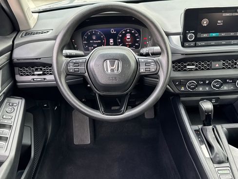 Used 2023 Honda Accord EX image 27