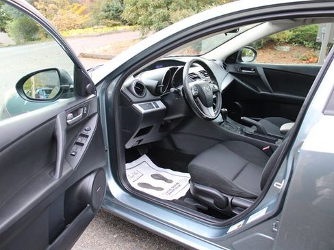 Used 2012 MAZDA MAZDA3 i Touring image 5