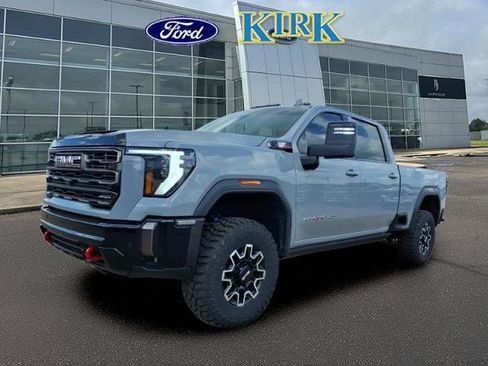 Used 2024 GMC Sierra 2500 AT4X image 1
