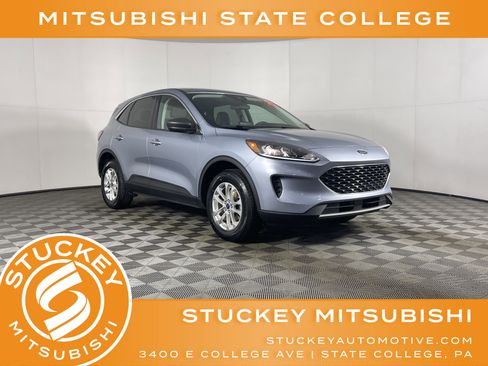 Used 2022 Ford Escape SE w/ Convenience Package image 1