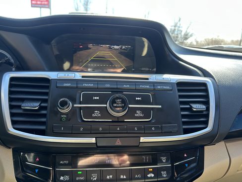 Used 2016 Honda Accord LX image 19