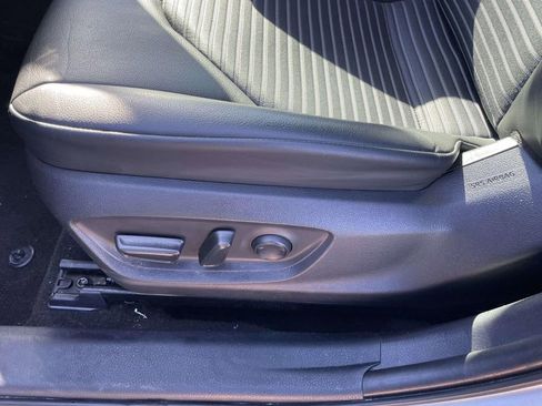 Used 2022 Toyota Camry SE image 30