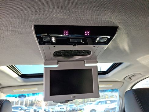 Used 2019 GMC Yukon XL Denali w/ Denali Ultimate Package image 12