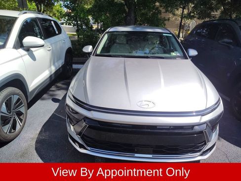 Used 2025 Hyundai Sonata SEL FWD image 2