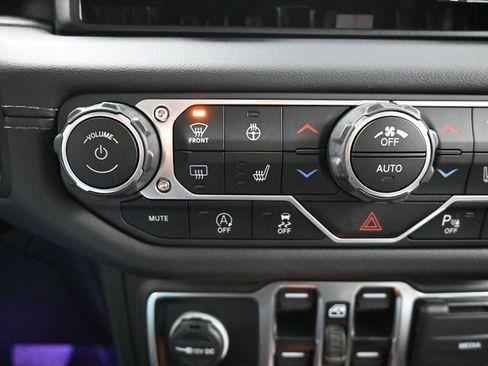 New 2025 Jeep Gladiator Sport w/ Premium Package AWD/4WD image 29