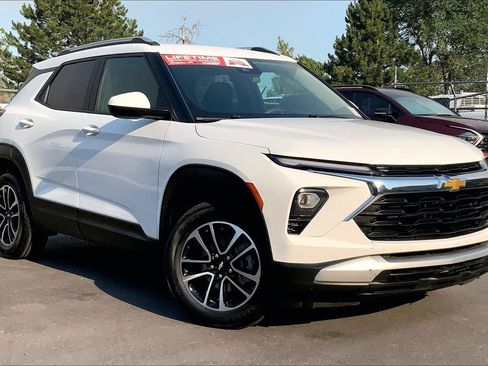 Used 2024 Chevrolet TrailBlazer LT FWD image 34