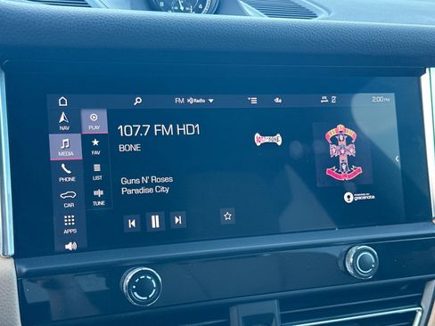 Certified 2023 Porsche Macan w/ Premium Package Plus image 18