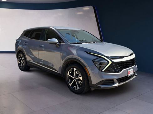Used 2024 Kia Sportage EX FWD image 7