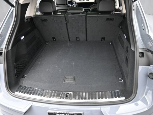 Certified 2025 Porsche Cayenne Turbo AWD/4WD image 33