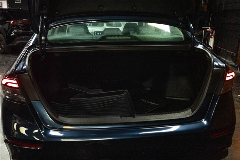 Used 2025 Honda Accord Touring image 7