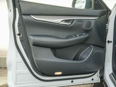 Certified 2023 INFINITI QX50 Luxe image 19