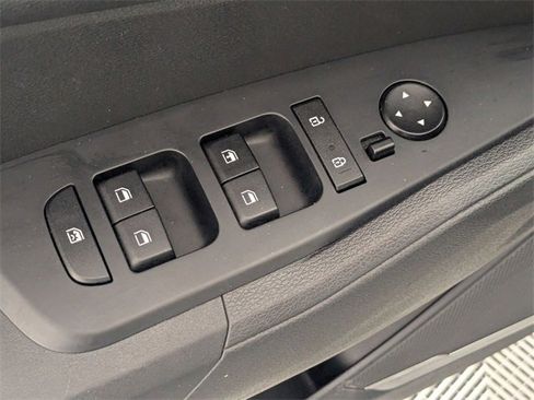 Used 2023 Kia Sportage LX image 11