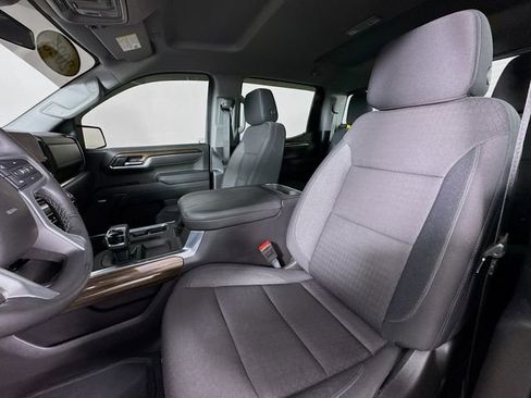 Used 2025 Chevrolet Silverado 1500 LT Trail Boss w/ Convenience Package II AWD/4WD image 11