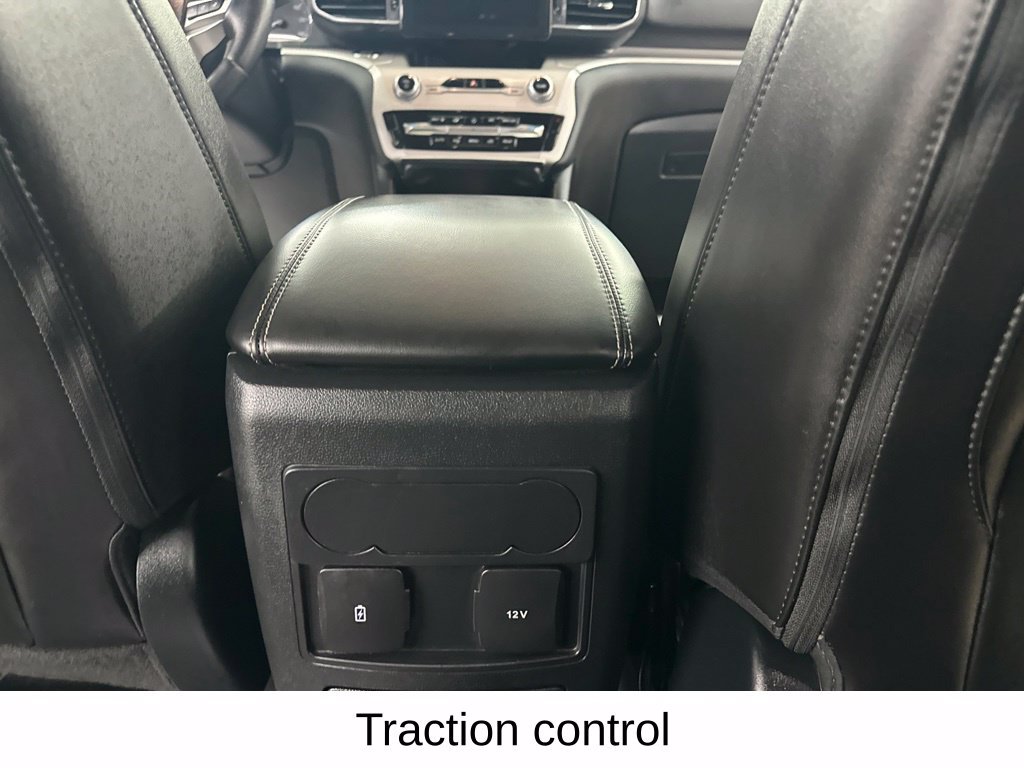 Used 2023 Ford Explorer XLT w/ Equipment Group 202A AWD/4WD image 27