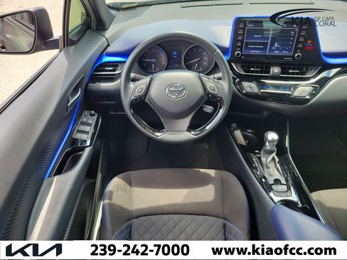 Used 2020 Toyota C-HR XLE FWD image 16