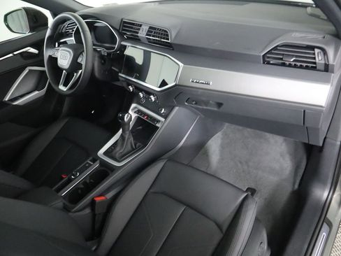 New 2025 Audi Q3 2.0T Premium image 18