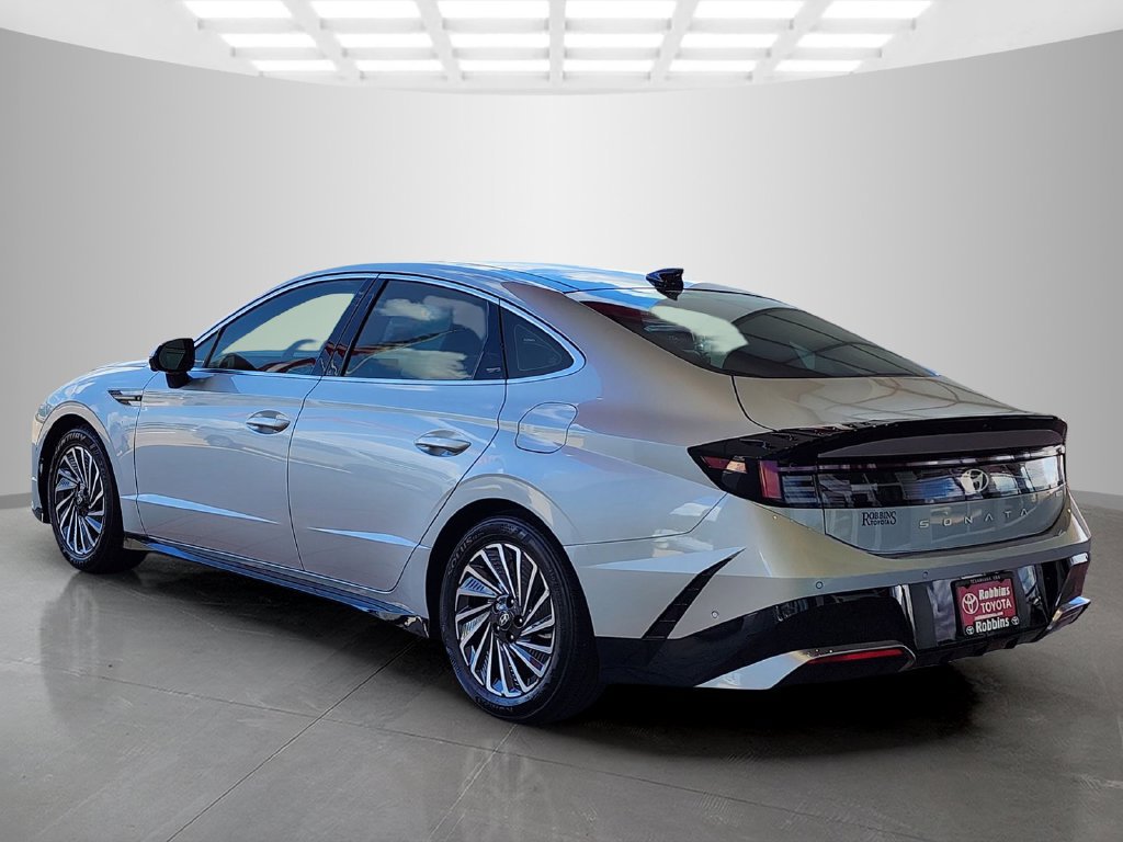 Used 2025 Hyundai Sonata Limited FWD image 7