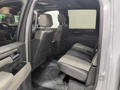 Used 2025 Chevrolet Silverado 2500 ZR2 w/ Technology Package AWD/4WD image 18