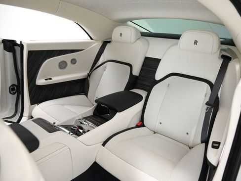 Used 2025 Rolls-Royce Spectre w/ Spectre Launch Package AWD/4WD image 11